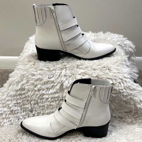 STEVE MADDEN -WHITE  BARK LOW HEEL WESTERN POINTED TOE ANKLE BOOTS - Picture 2 of 16